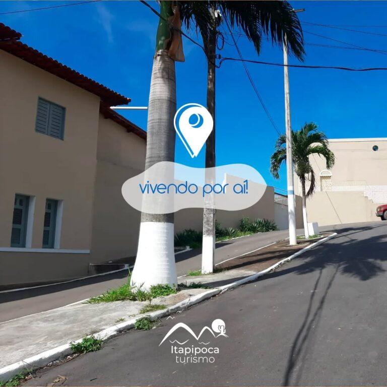 Subida da Assunção em Itapipoca com palmeiras e paisagem natural