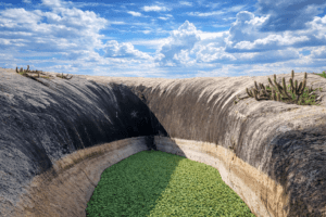 Sítio paleontológico Laginha em Itapipoca Ceará com formação natural e área de preservação